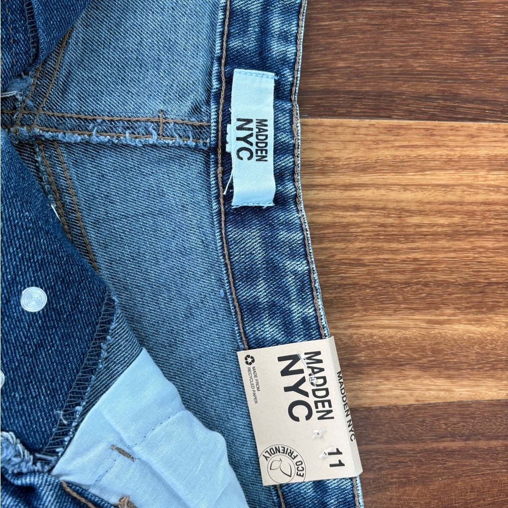 Frayed Hem Denim Shorts - Picture 3 of 5